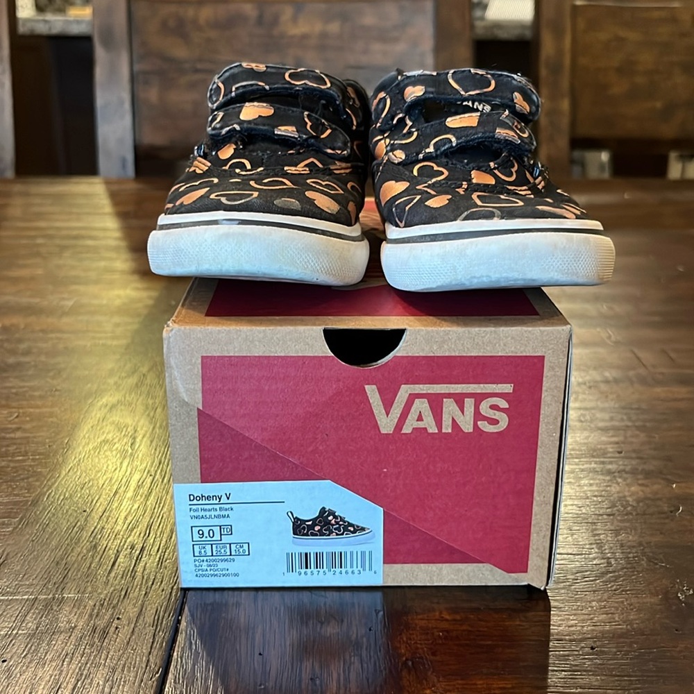 Vans, Size 9, Foil hearts Black